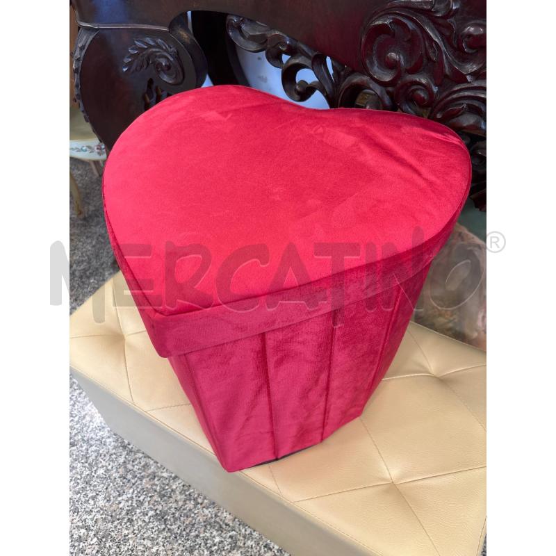 POUF CUORE ROSSO | Mercatino dell'Usato Pomezia 1