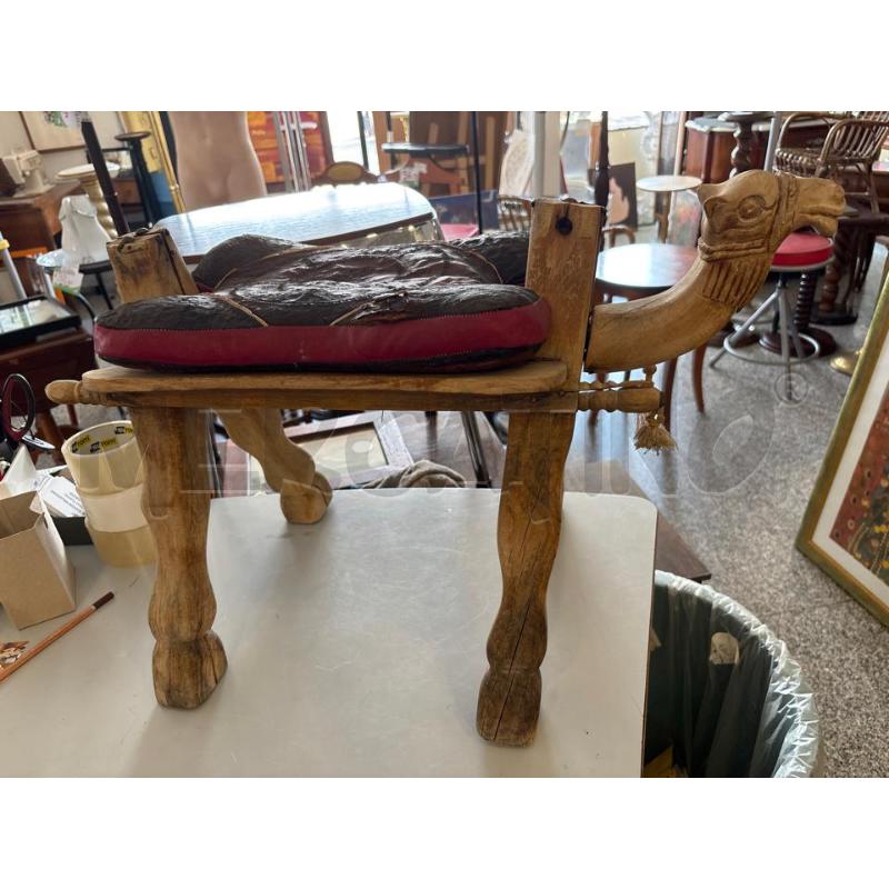 SGABELLO CAMMELLO LEGNO C/CUSCINO | Mercatino dell'Usato Pomezia 1