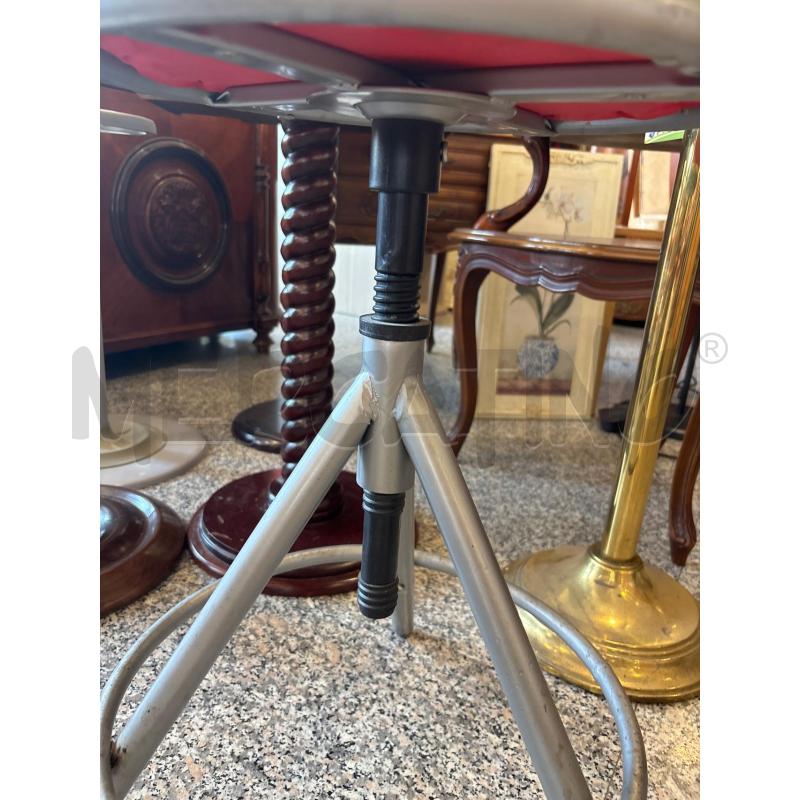 SGABELLO VINTAGE ROSSO | Mercatino dell'Usato Pomezia 3