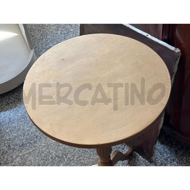TAVOLINO 3 PIEDI COLOR ORO | Mercatino dell'Usato Pomezia 2
