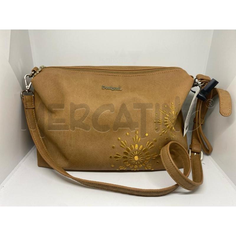 TRACOLLA DONNA DESIGUAL BEIGE RICAMI DORATI | Mercatino dell'Usato Pomezia 1