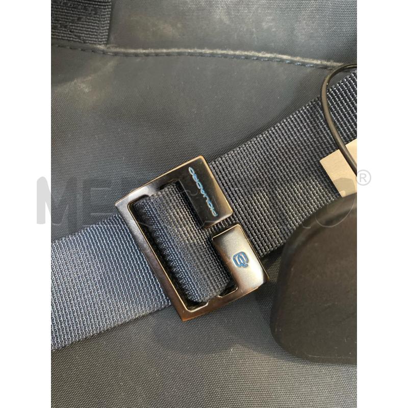 TRACOLLA UOMO BLU PIQUADRO | Mercatino dell'Usato Pomezia 3