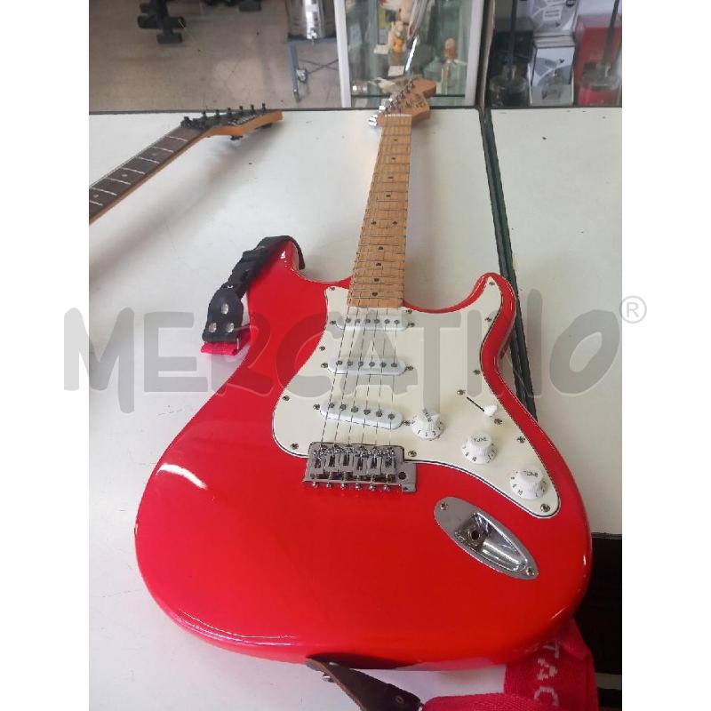 CHITARRA ELETTRICA  | Mercatino dell'Usato Guidonia montecelio 1