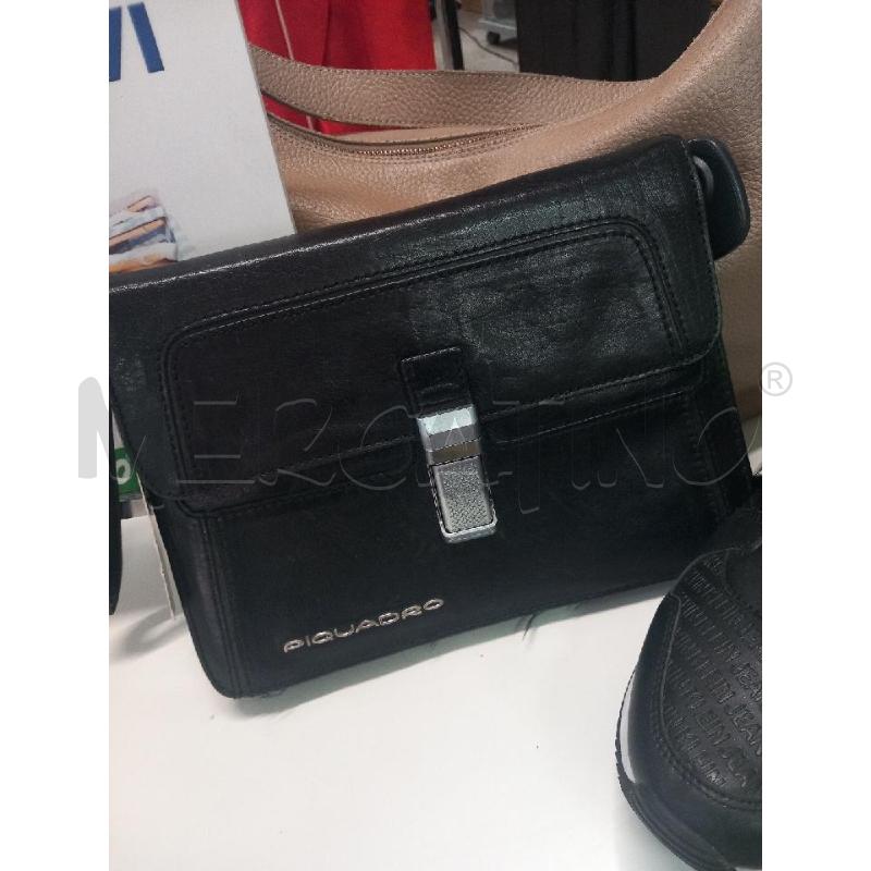 POCHETTE  | Mercatino dell'Usato Guidonia montecelio 1
