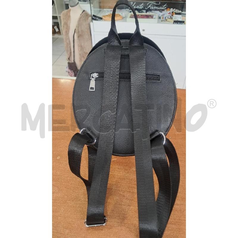 ZAINO D A FORMA DI CASCO ROSSO NERO | Mercatino dell'Usato Bellizzi 2