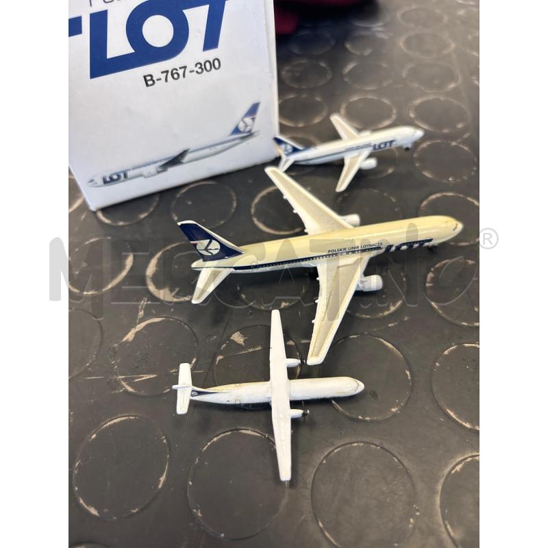 AEREO PZ 3 LOT B-767-300 | Mercatino dell'Usato Cava de tirreni 2