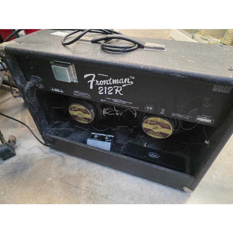AMPLIFICATORE FENDER FRONTMAN 212L + PEDALIERA | Mercatino dell'Usato Cava de tirreni 3