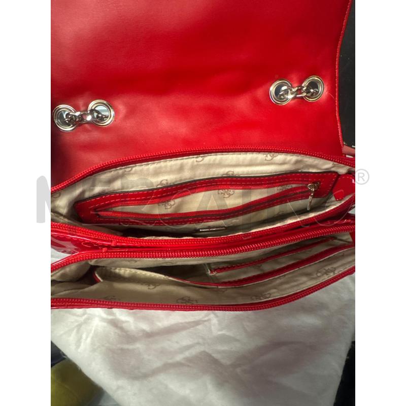 BORSA DONNA GUESS ROSSA LUCIDA LOGATA LOGO ARGENTO TRACOLLA | Mercatino dell'Usato Cava de tirreni 4