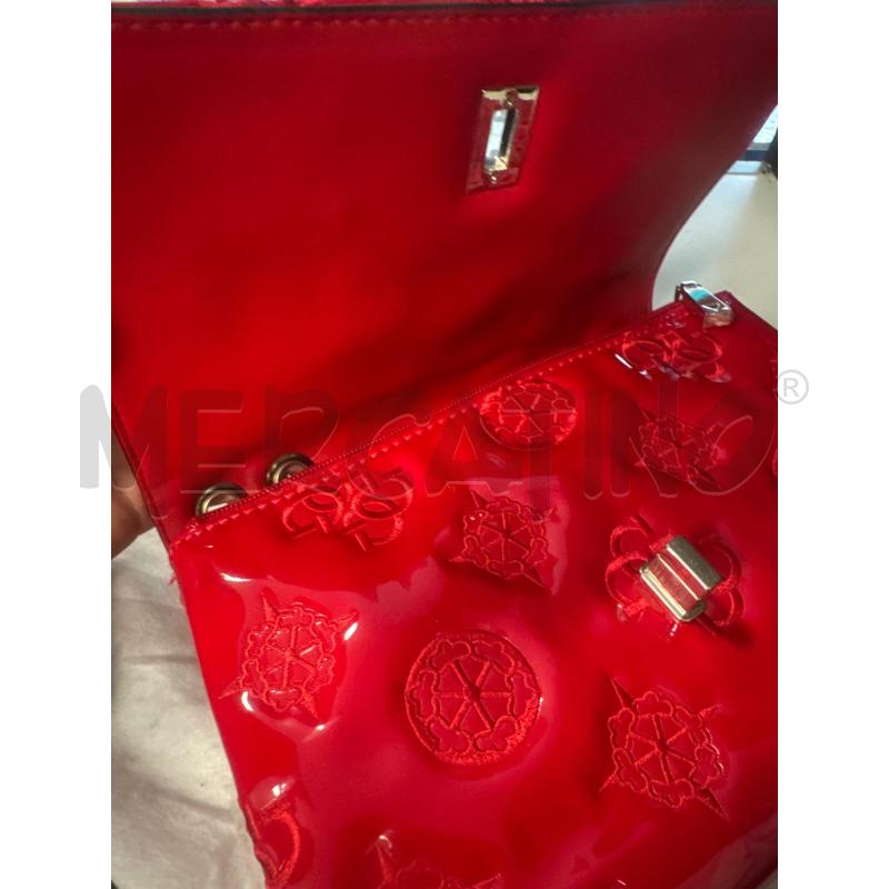 BORSA DONNA GUESS ROSSA LUCIDA LOGATA LOGO ARGENTO TRACOLLA | Mercatino dell'Usato Cava de tirreni 5