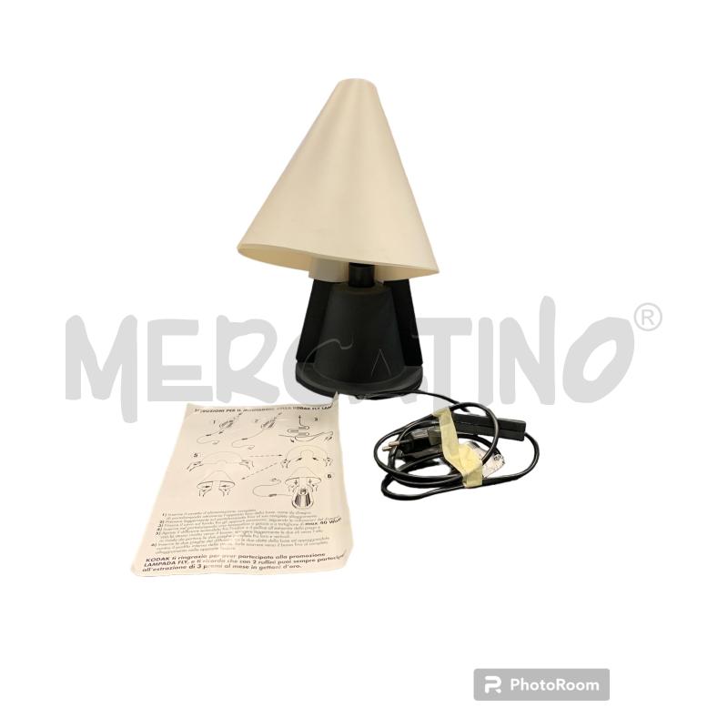 LAMPADA FLY KODAK BIANCA E NERA IN PLASTICA | Mercatino dell'Usato Cava de tirreni 1
