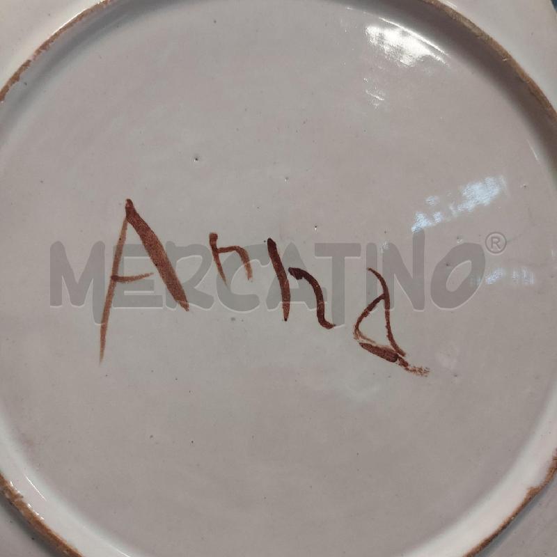 PIATTO CERAMICA ANNA DECORO FIORI ROTONDO ATTORCIGLIATO | Mercatino dell'Usato Cava de tirreni 3