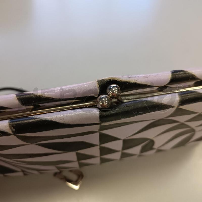 POCHETTE DOLCE E GABBANA VIOLA NERA FANTASIA RETTANGOLARE | Mercatino dell'Usato Cava de tirreni 2