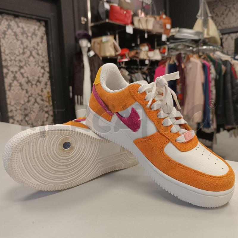 SCARPE DONNA NIKE AIR FORCE 1 BIANCHE ARANCIO FUCSIA | Mercatino dell'Usato Cava de tirreni 1