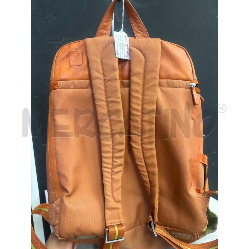 ZAINO PIQUADRO ARANCIONE INSERTI IN PELLE INTERNO VERDE | Mercatino dell'Usato Cava de tirreni 2