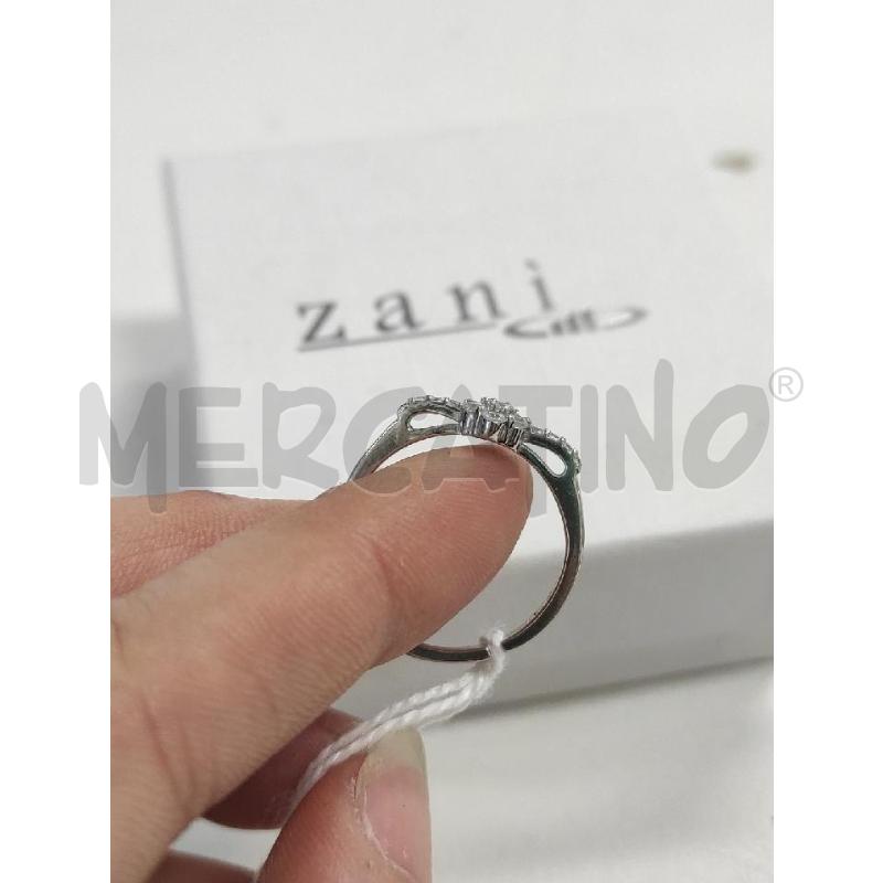 ANELLO DONNA ZANI CON FIORELLINO STRASS | Mercatino dell'Usato Salerno torrione 3