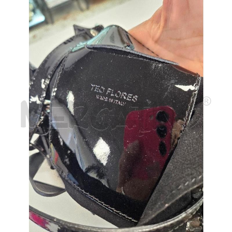 BORSA DONNA TEO FLORES NERA LACCATA CON TRACOLLA | Mercatino dell'Usato Salerno torrione 4