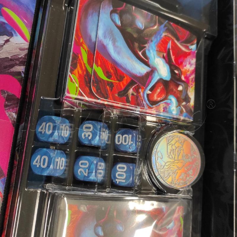 POKEMON SCATOLA MEGA CHARIZARD EX CON ACCESSORI  | Mercatino dell'Usato Salerno torrione 2