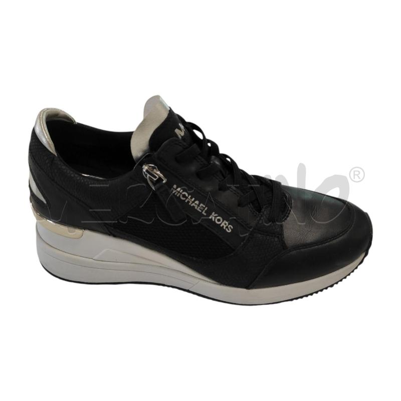 SNEAKERS DONNA MICHAEL KORS NERE E BIANCHE TG. 9M | Mercatino dell'Usato Salerno torrione 1
