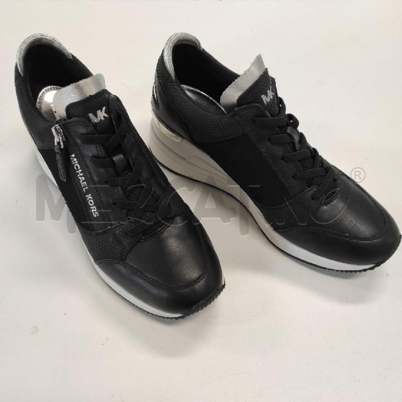 SNEAKERS DONNA MICHAEL KORS NERE E BIANCHE TG. 9M | Mercatino dell'Usato Salerno torrione 2