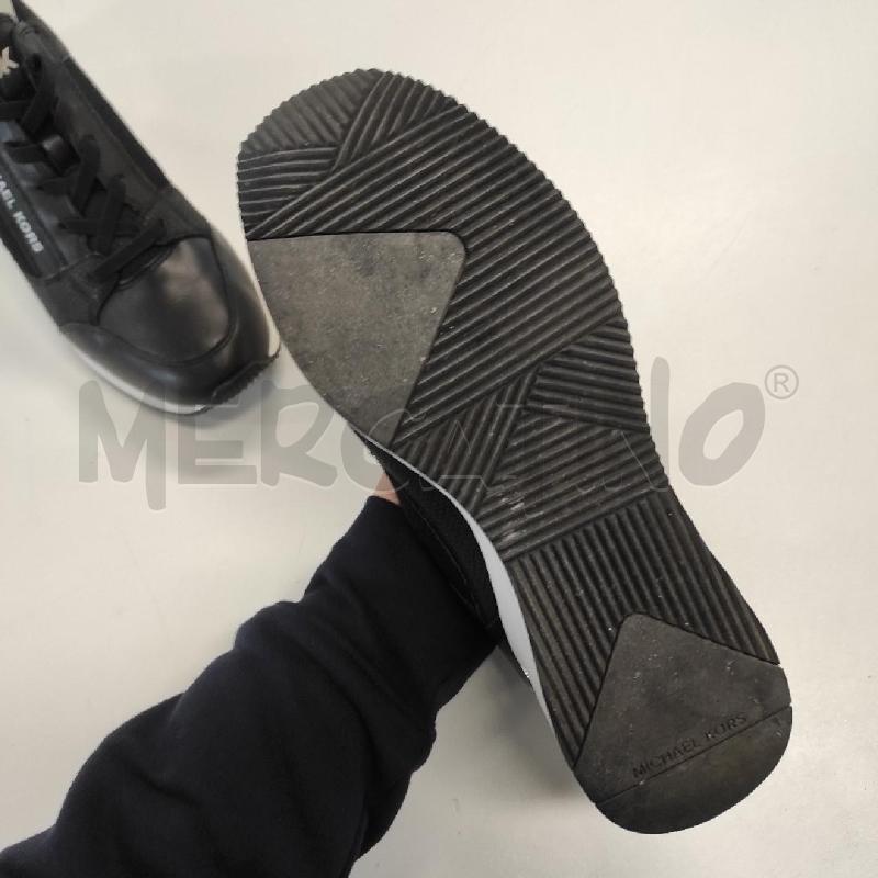 SNEAKERS DONNA MICHAEL KORS NERE E BIANCHE TG. 9M | Mercatino dell'Usato Salerno torrione 3
