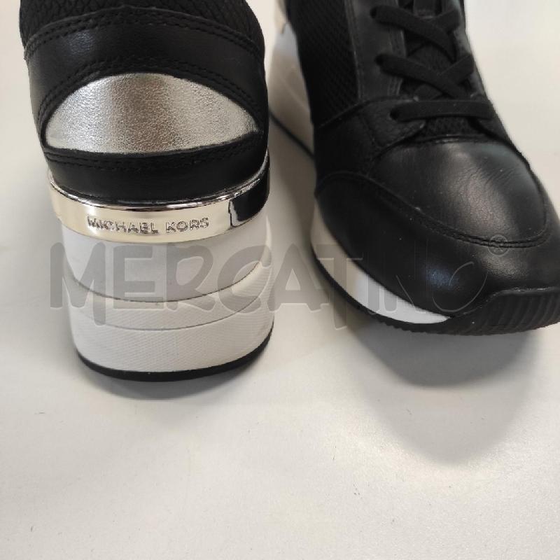SNEAKERS DONNA MICHAEL KORS NERE E BIANCHE TG. 9M | Mercatino dell'Usato Salerno torrione 4
