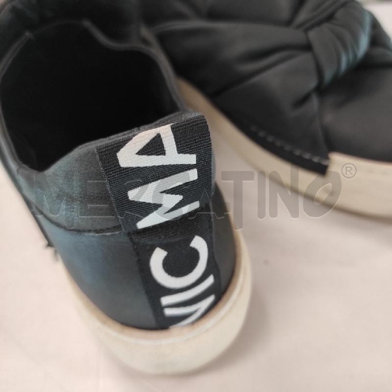 SNEAKERS DONNA VIC MATIE NERE CON FIOCCO TG. 40 | Mercatino dell'Usato Salerno torrione 2