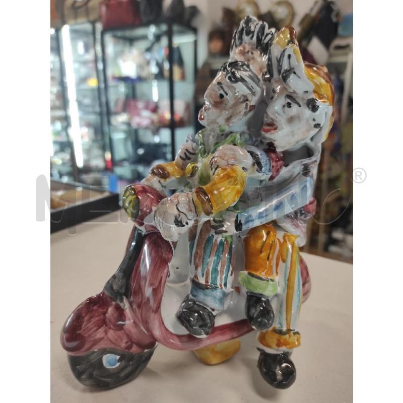 STATUA VIETRI D'ACUNTO IN 3 SULLA VESPA | Mercatino dell'Usato Salerno torrione 2