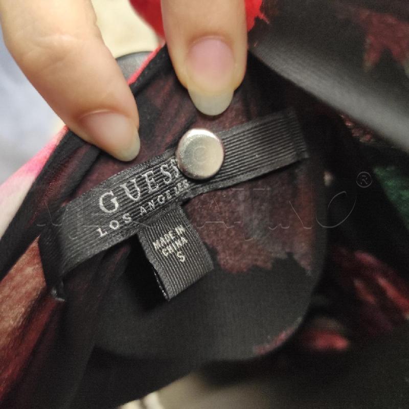 TOP GUESS NERO FIORI ROSSI TG. S | Mercatino dell'Usato Salerno torrione 3