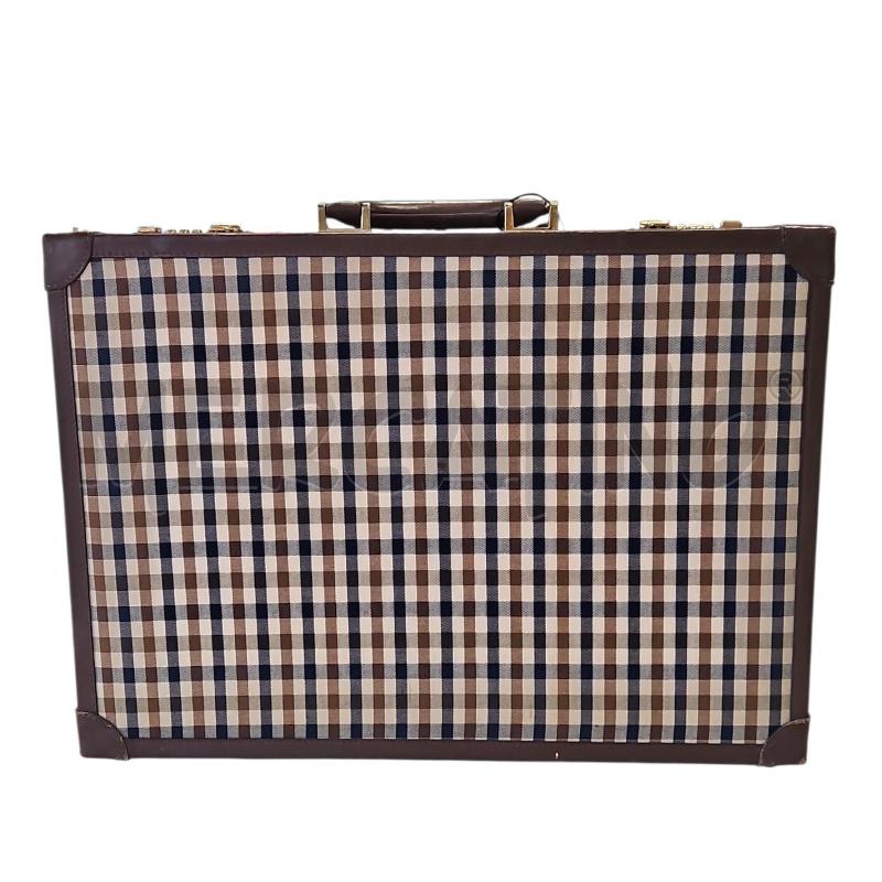VALIGETTA 24 ORE AQUASCUTUM ICONIC | Mercatino dell'Usato Salerno torrione 2