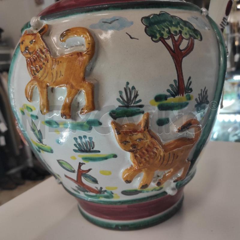 VASO LANDI VIETRI CON PERSONAGGI IN RILIEVO  | Mercatino dell'Usato Salerno torrione 4