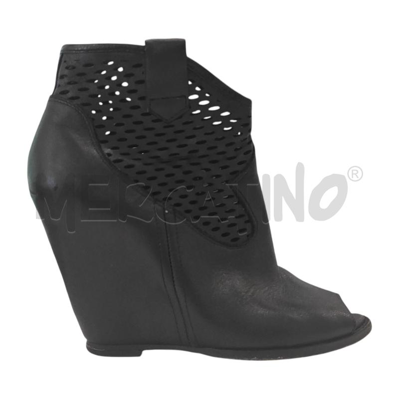 ZEPPE ASH PELLE NERA TRAFORATA PEEP TOE TG. 38 | Mercatino dell'Usato Salerno torrione 1