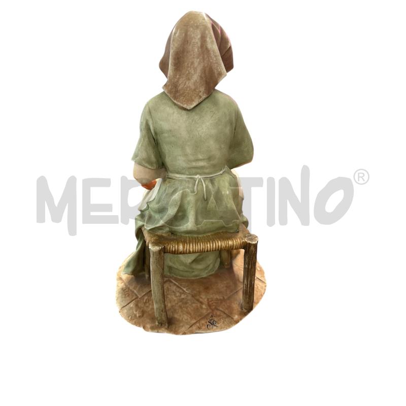 STATUA ARMANI DONNA CON BAMBINO AL SENO | Mercatino dell'Usato Salerno 2