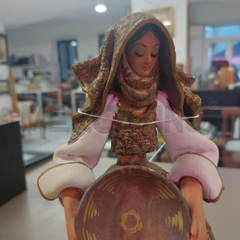 STATUETTA DONNA SARDA CON PANARO | Mercatino dell'Usato Salerno 2