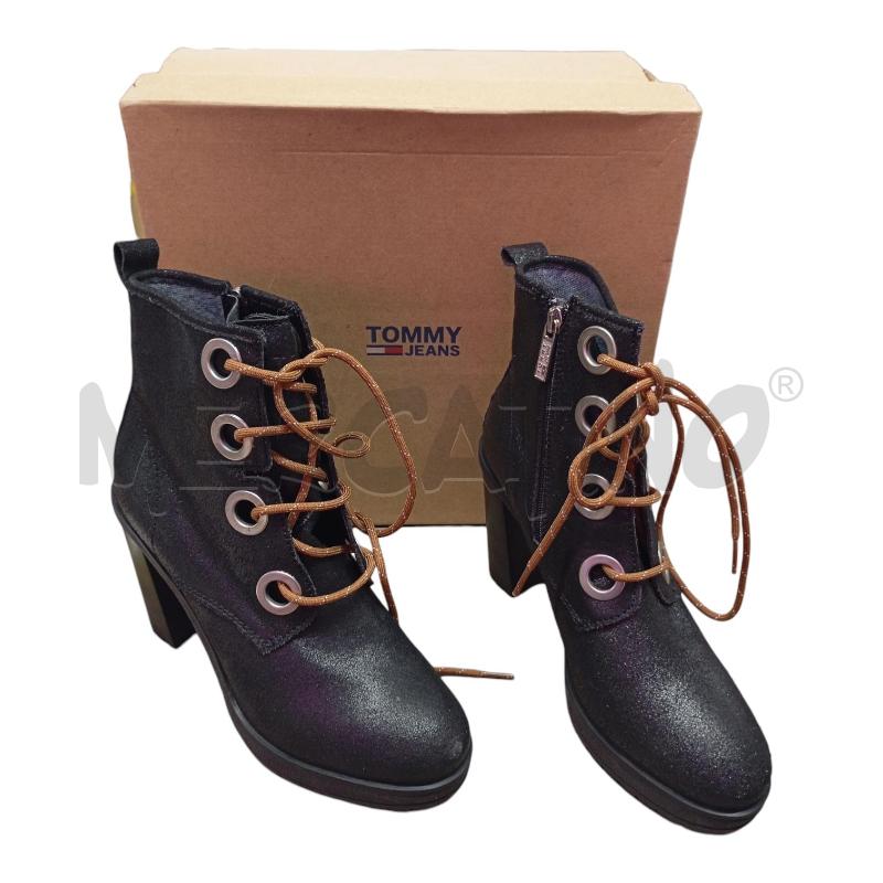 STIVALI DONNA TOMMY HILFIGER NERI TACCO LACCI MARRONI | Mercatino dell'Usato Salerno 1