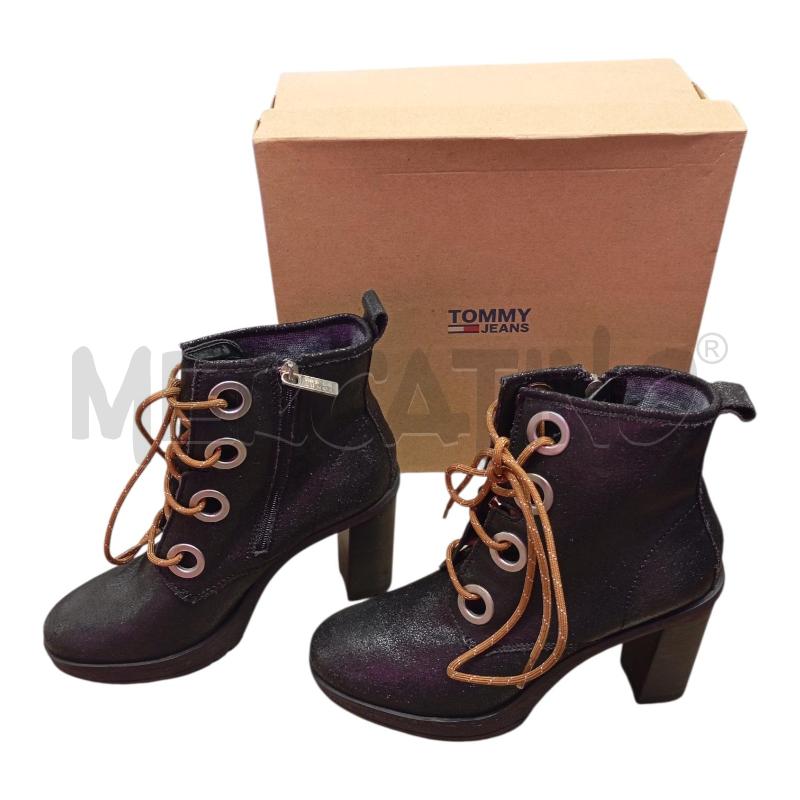 STIVALI DONNA TOMMY HILFIGER NERI TACCO LACCI MARRONI | Mercatino dell'Usato Salerno 2