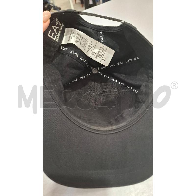 BERRETTO UOMO EMPORIO ARMANI LOGO EA7 CUCITO NERO | Mercatino dell'Usato Salerno fratte 3