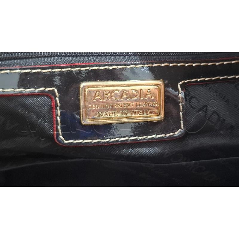 BORSA DONNA ARCADIA NERA VERNICE MANICI BEIGE | Mercatino dell'Usato Salerno fratte 4