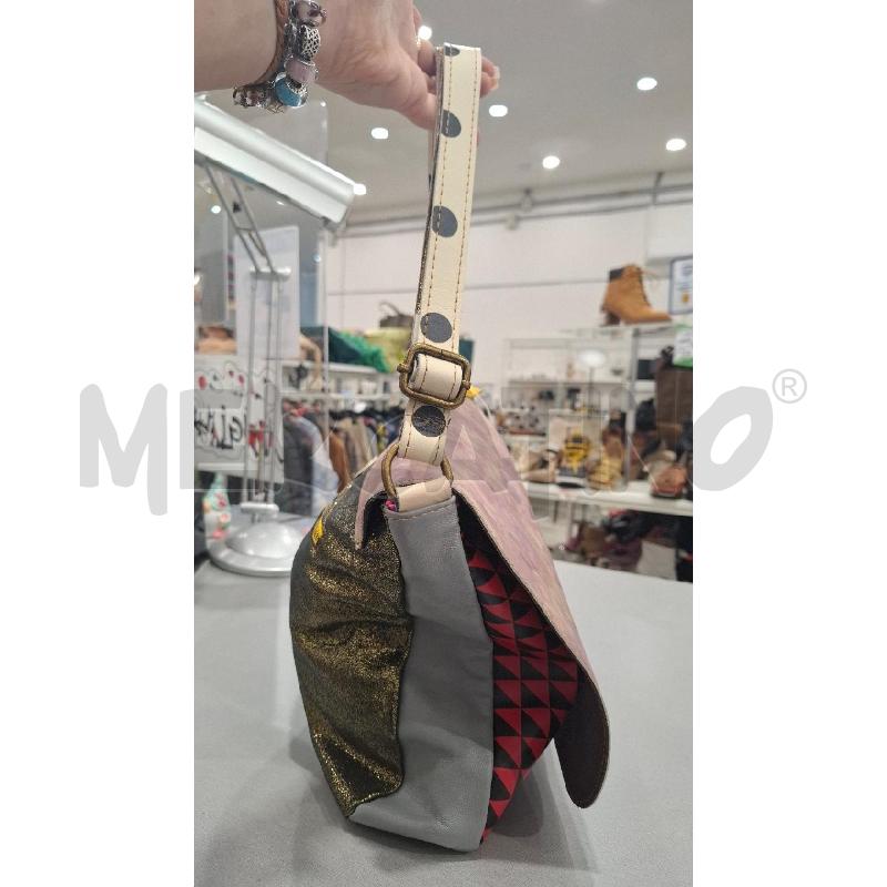 BORSA DONNA EBARRITO PELLE MULTICOLOR DESIGN SPORT. MOTIVO GEOM. ROSSO/NERO | Mercatino dell'Usato Salerno fratte 5