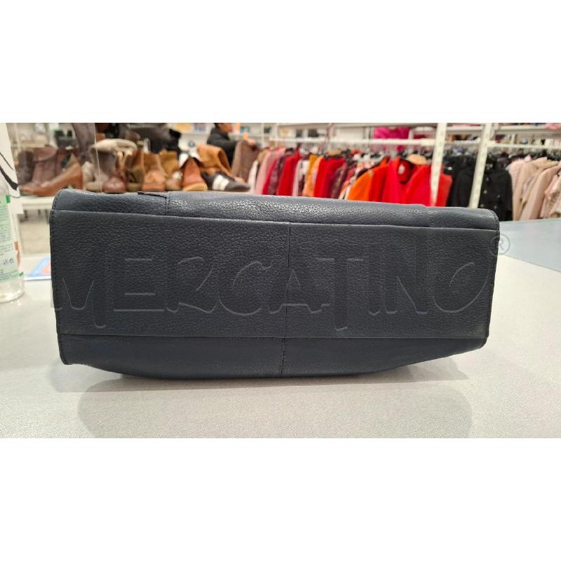 BORSA DONNA PIQUADRO BLU NAVY (MANCA TRACOLLA) | Mercatino dell'Usato Salerno fratte 3
