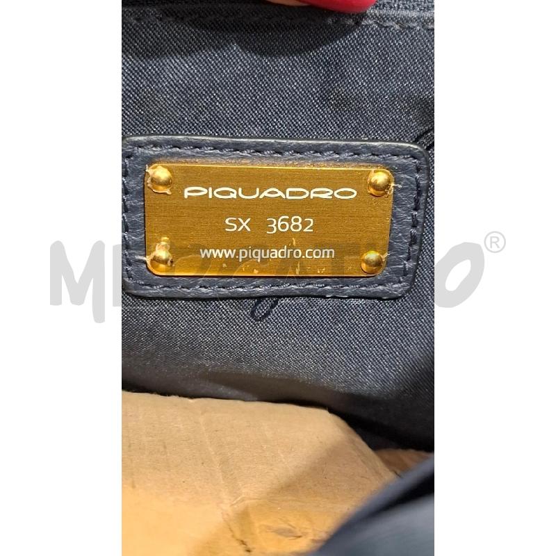 BORSA DONNA PIQUADRO BLU NAVY (MANCA TRACOLLA) | Mercatino dell'Usato Salerno fratte 4