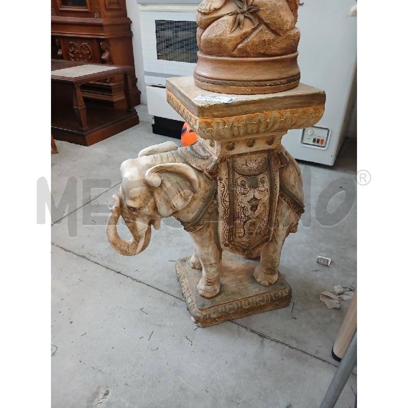 COLONNA ELEFANTE CON BAMBINO E VASO | Mercatino dell'Usato Salerno fratte 2