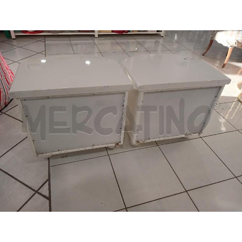 COMODINI COPPIA BIANCO LUCIDO | Mercatino dell'Usato Salerno fratte 3