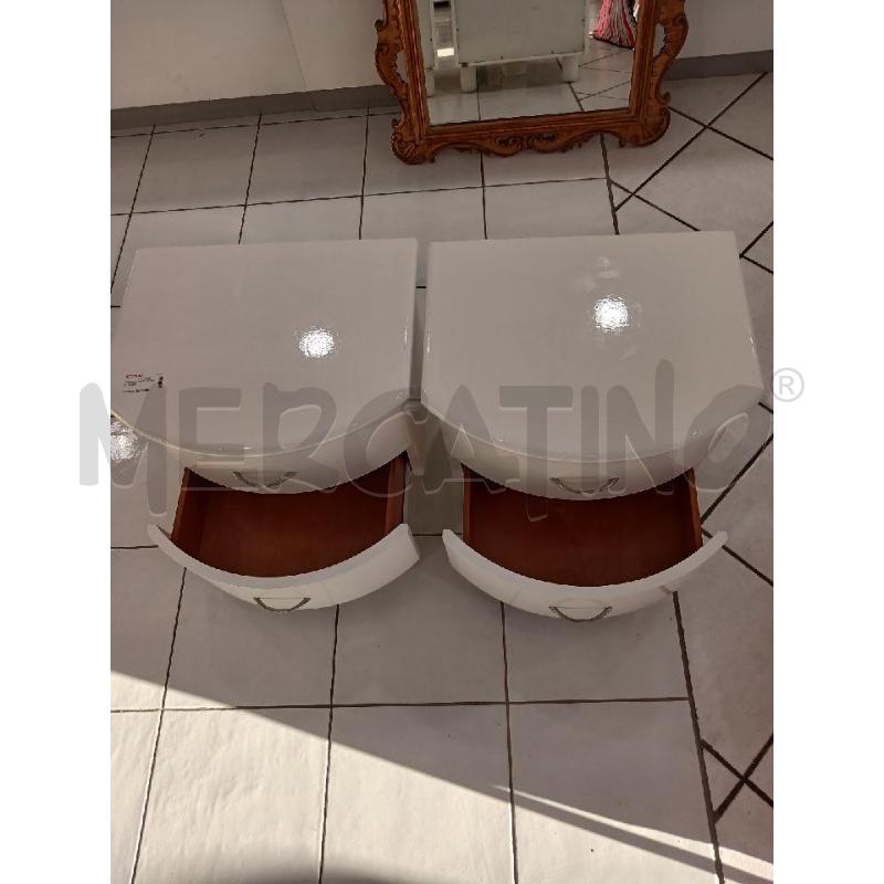 COMODINI COPPIA BIANCO LUCIDO | Mercatino dell'Usato Salerno fratte 5