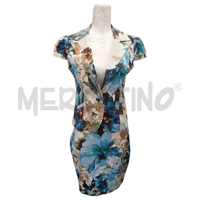 COMPLETO DONNA COCONUDA GONNA + GIACCA FANT FIORI CELESTI | Mercatino dell'Usato Salerno fratte 1