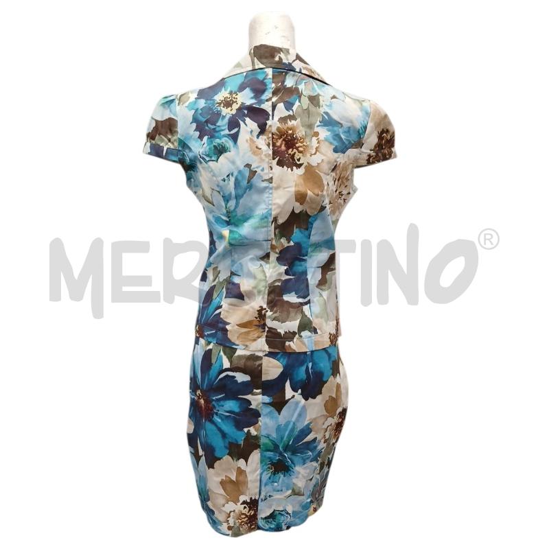 COMPLETO DONNA COCONUDA GONNA + GIACCA FANT FIORI CELESTI | Mercatino dell'Usato Salerno fratte 2