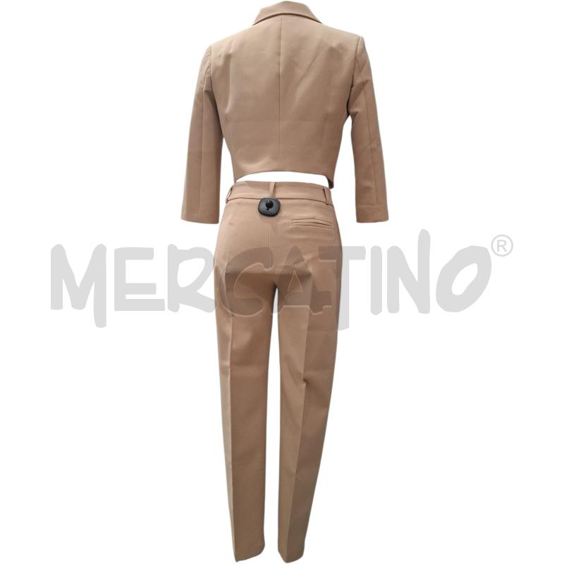 COMPLETO DONNA RINASCIMENTO BEIGE PANTALONE E GIACCA | Mercatino dell'Usato Salerno fratte 2