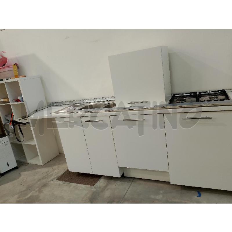 CUCINA BIANCA UTRUSTA IKEA  | Mercatino dell'Usato Salerno fratte 4