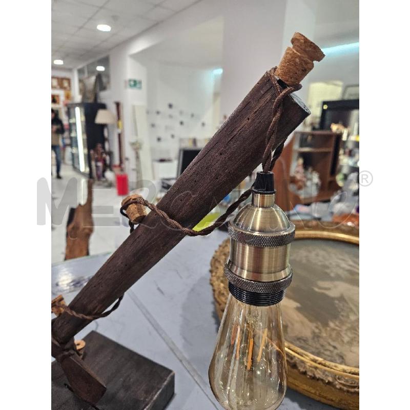 LAMPADA ACCETTA LEGNO E METALLO STILE VINTAGE | Mercatino dell'Usato Salerno fratte 4
