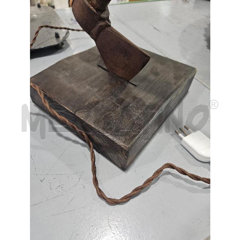 LAMPADA ACCETTA LEGNO E METALLO STILE VINTAGE | Mercatino dell'Usato Salerno fratte 5