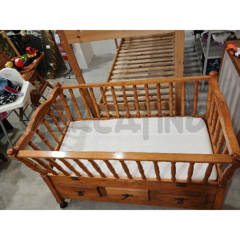 LETTINO BAMBINO LEGNO CON CASSETTI E SPONDA APRIBILE CON MATERASSO | Mercatino dell'Usato Salerno fratte 3